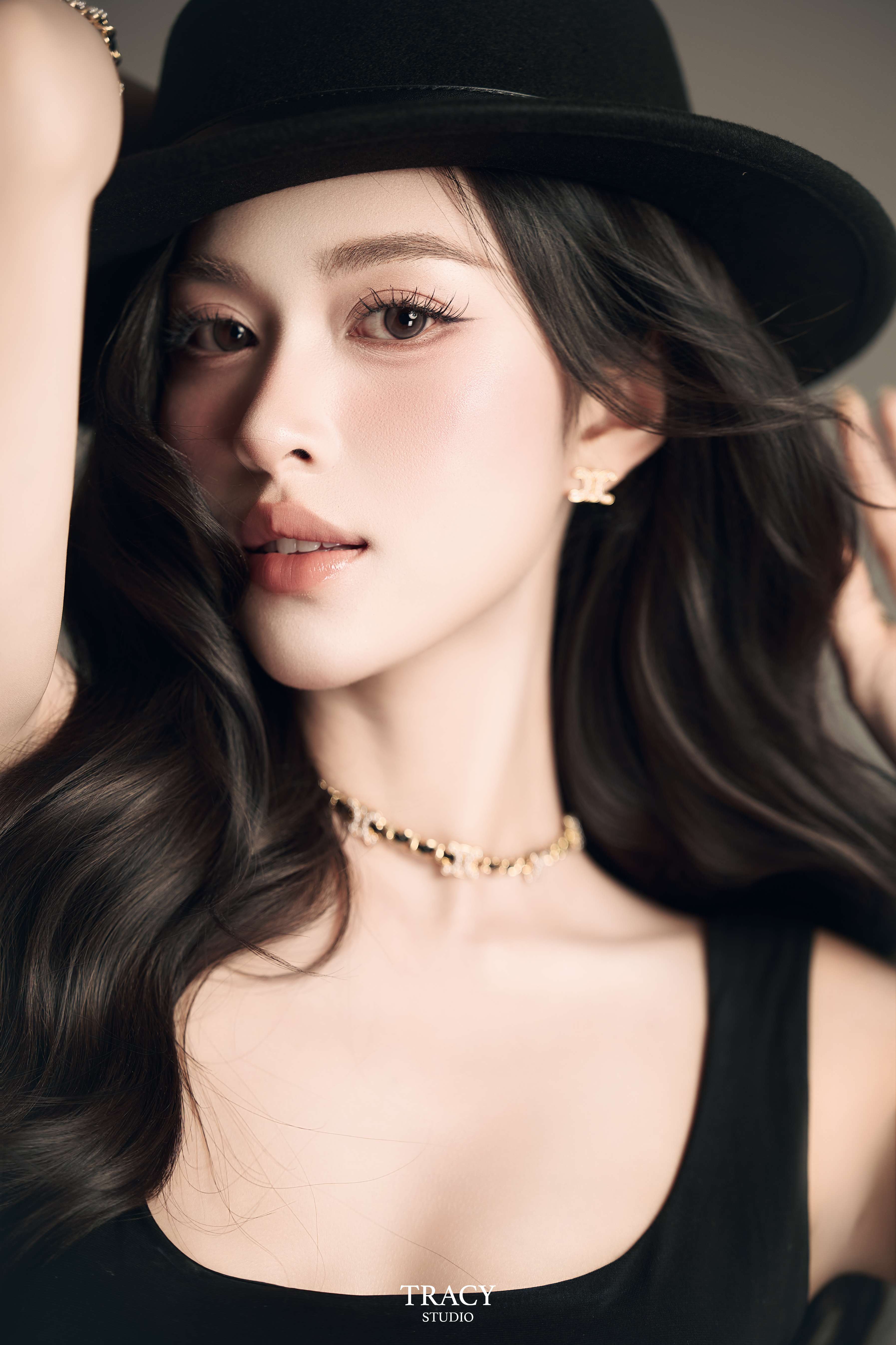 frontend/img/gallery/concept-cool-ngau-slay/tracy-studio-chup-concept-celine-slay (11).jpg